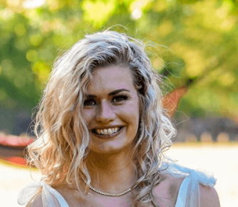 emma-stevens-bio-portrait